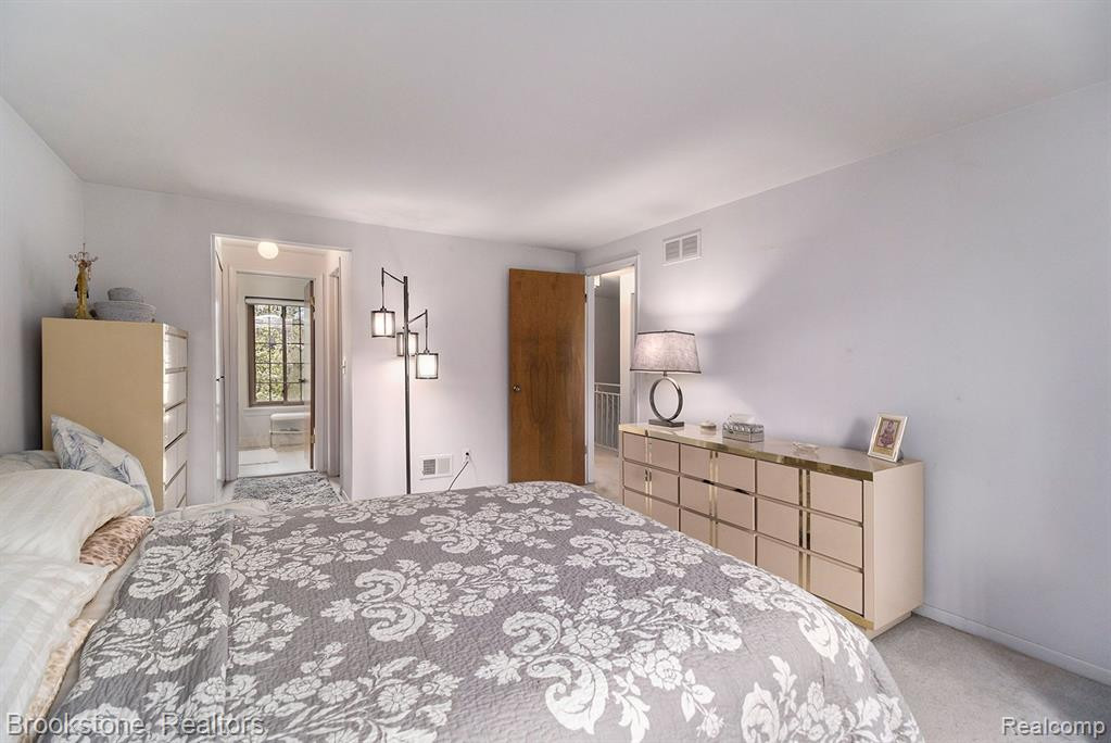 26854 SUMMERDALE Drive, Southfield, MI 48033 — Photo 18