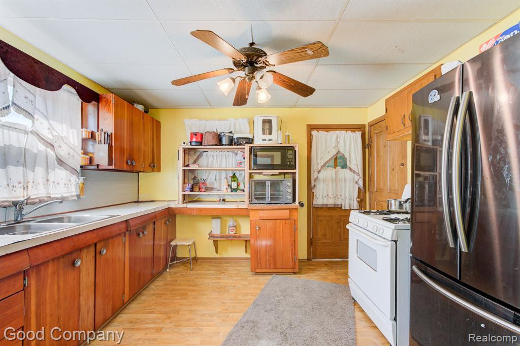 14 DIVISION Street, Oxford, MI 48371 — Photo 10