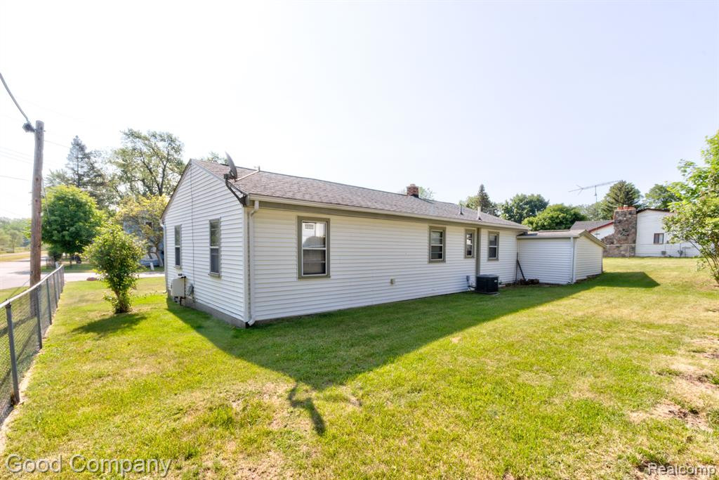 14 DIVISION Street, Oxford, MI 48371 — Photo 31