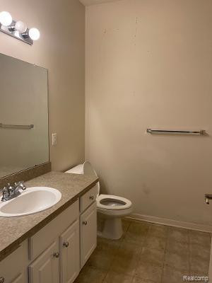 23484 WILLIAMSBURG Circle, Woodhaven, MI 48183 — Photo 6