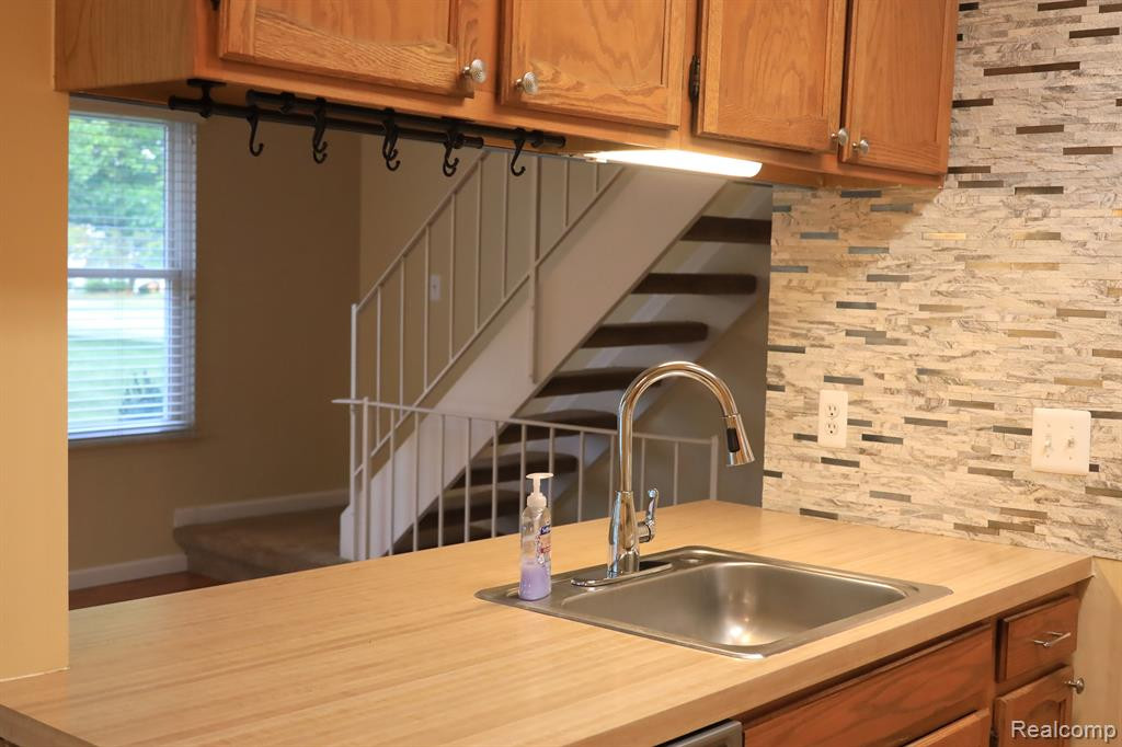 1444 MARINER Drive, Walled Lake, MI 48390 — Photo 5