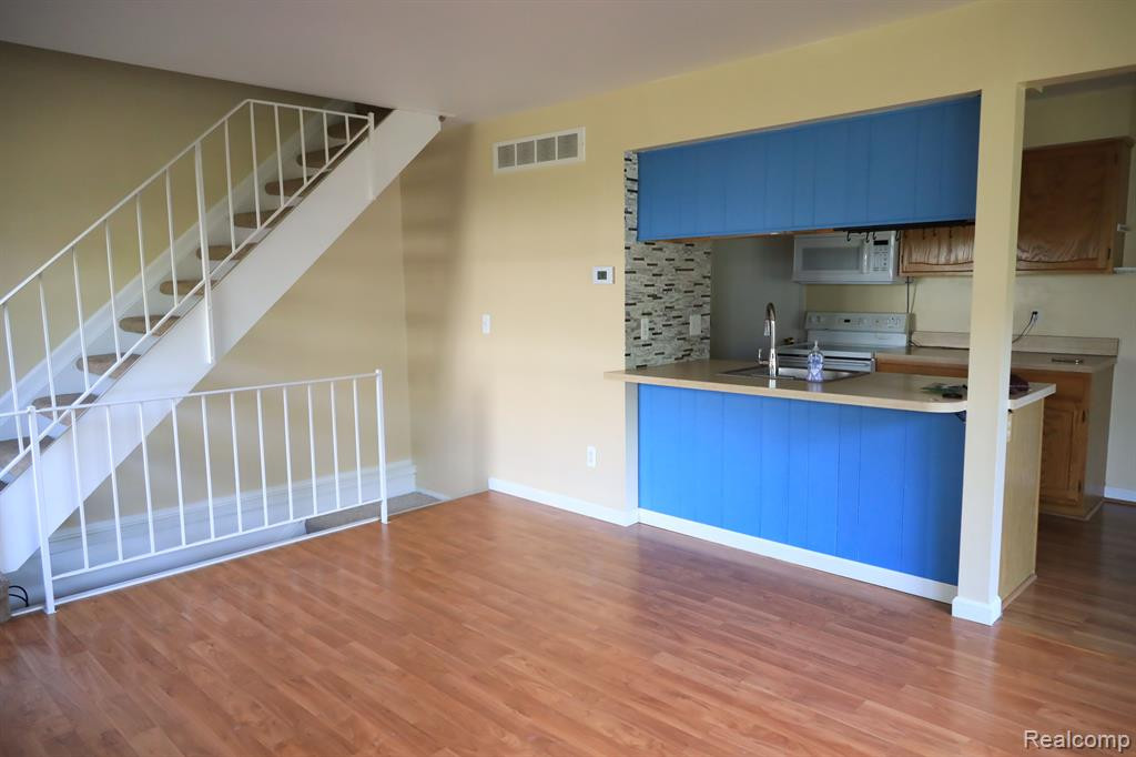 1444 MARINER Drive, Walled Lake, MI 48390 — Photo 8