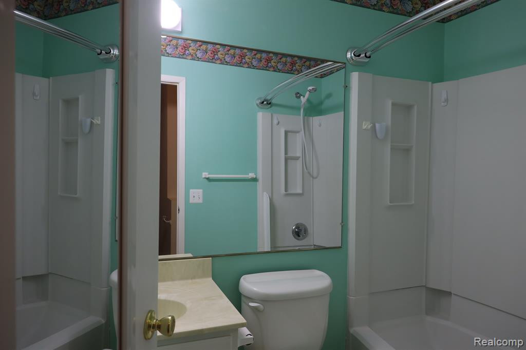 1444 MARINER Drive, Walled Lake, MI 48390 — Photo 11