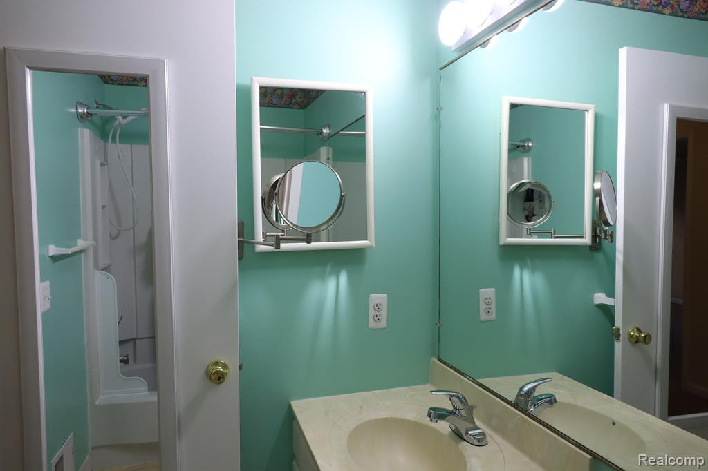1444 MARINER Drive, Walled Lake, MI 48390 — Photo 12