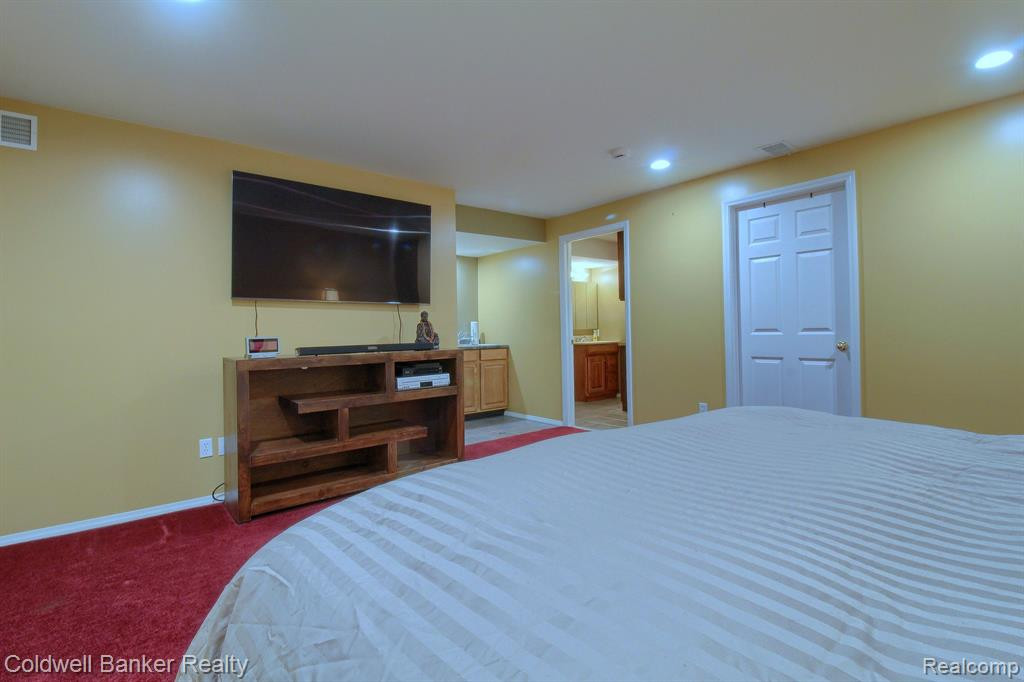 8905 MILLINGTON Court, 27, Belleville, MI 48111 — Photo 17