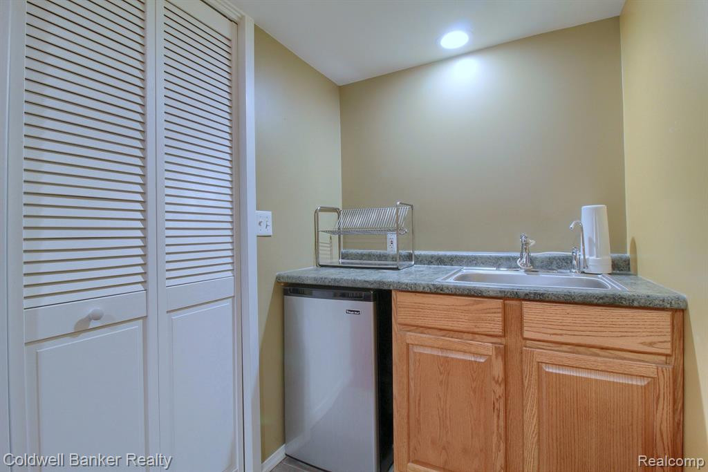 8905 MILLINGTON Court, 27, Belleville, MI 48111 — Photo 22