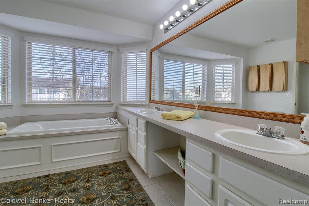 8905 MILLINGTON Court, 27, Belleville, MI 48111 — Photo 27