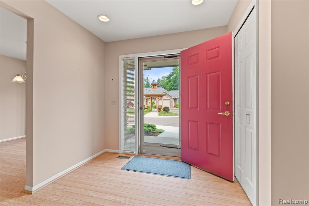 21388 MAGNOLIA Court, 4, Farmington Hills, MI 48336 — Photo 6