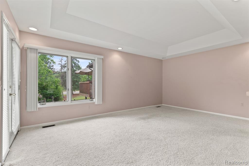 21388 MAGNOLIA Court, 4, Farmington Hills, MI 48336 — Photo 11