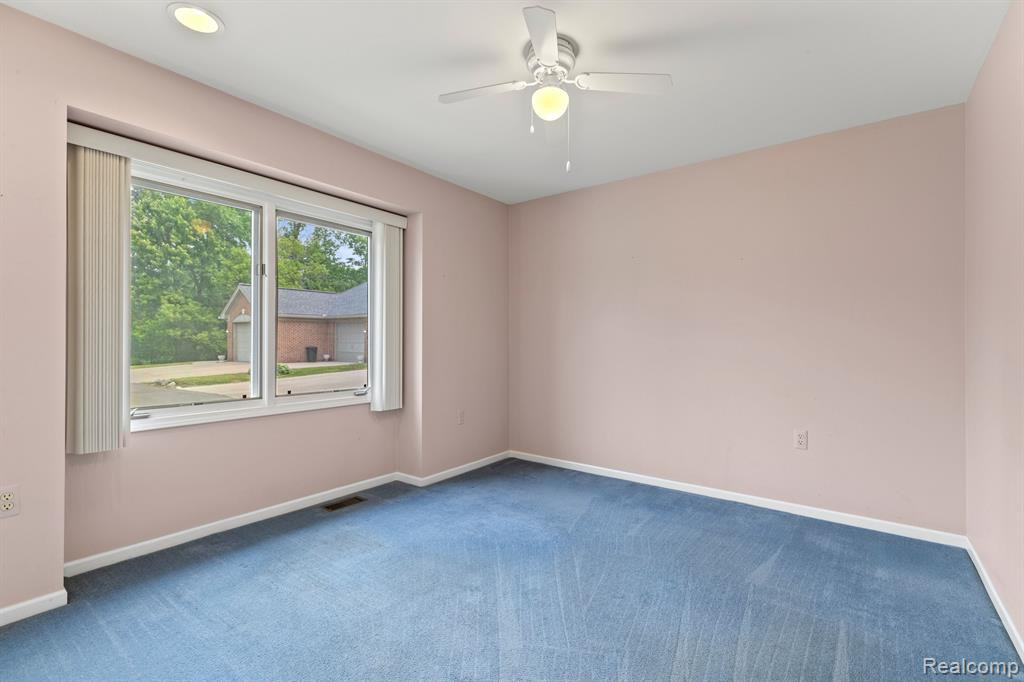 21388 MAGNOLIA Court, 4, Farmington Hills, MI 48336 — Photo 16