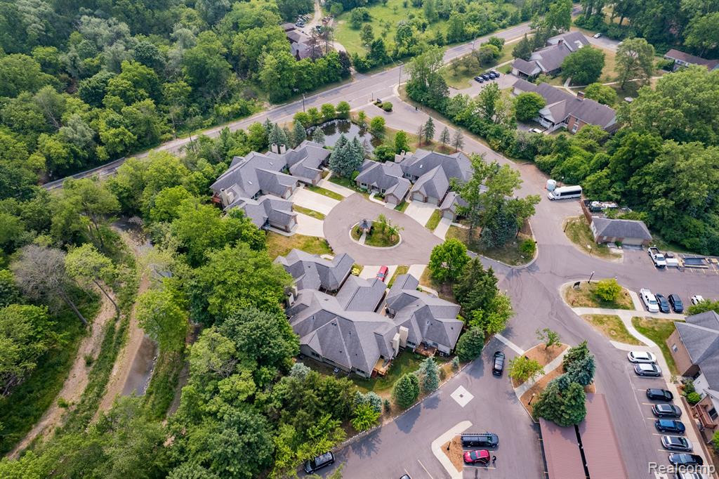 21388 MAGNOLIA Court, 4, Farmington Hills, MI 48336 — Photo 27