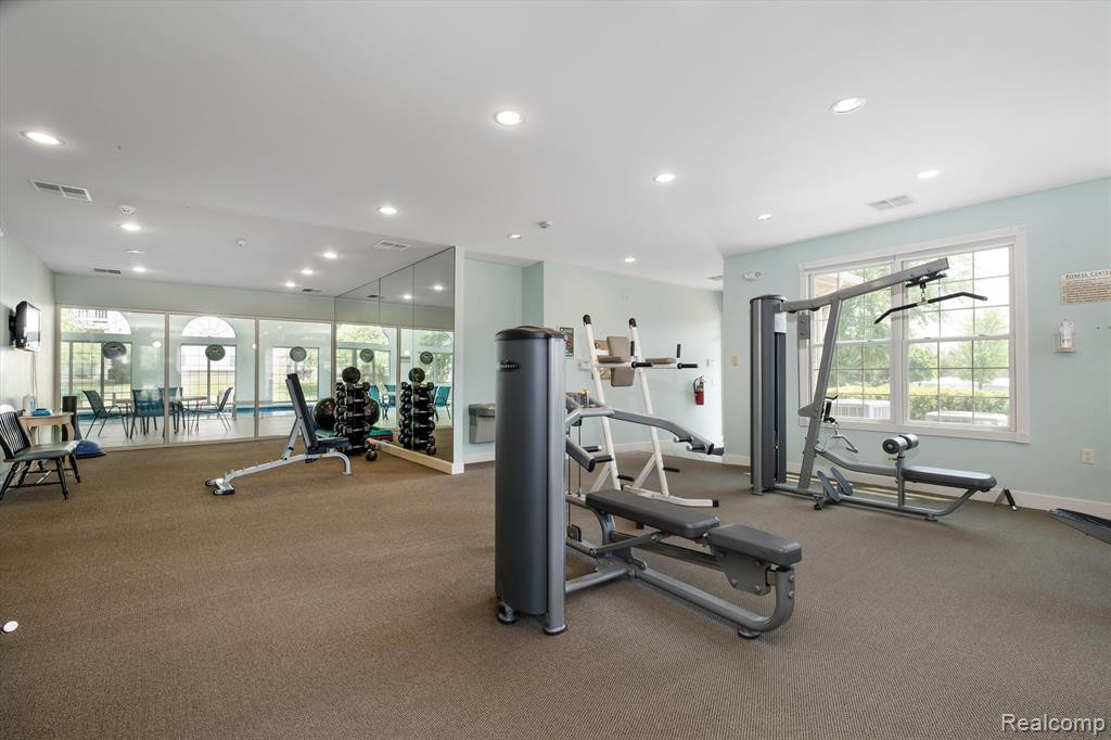 212 OAKBROOKE Drive, 2, South Lyon, MI 48178 — Photo 5