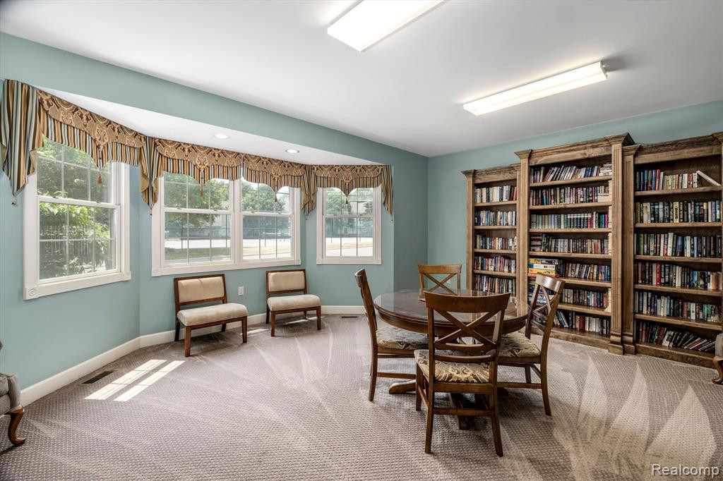 212 OAKBROOKE Drive, 2, South Lyon, MI 48178 — Photo 18