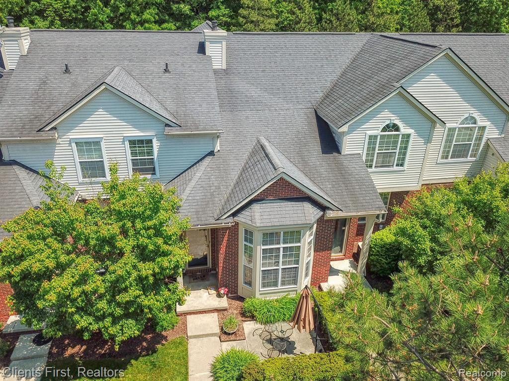 17102 CAITLIN Circle, Walled Lake, MI 48390 — Photo 3