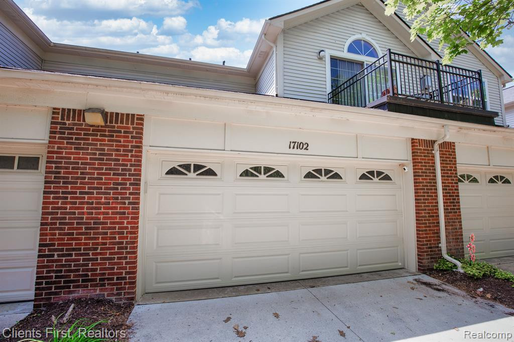 17102 CAITLIN Circle, Walled Lake, MI 48390 — Photo 23