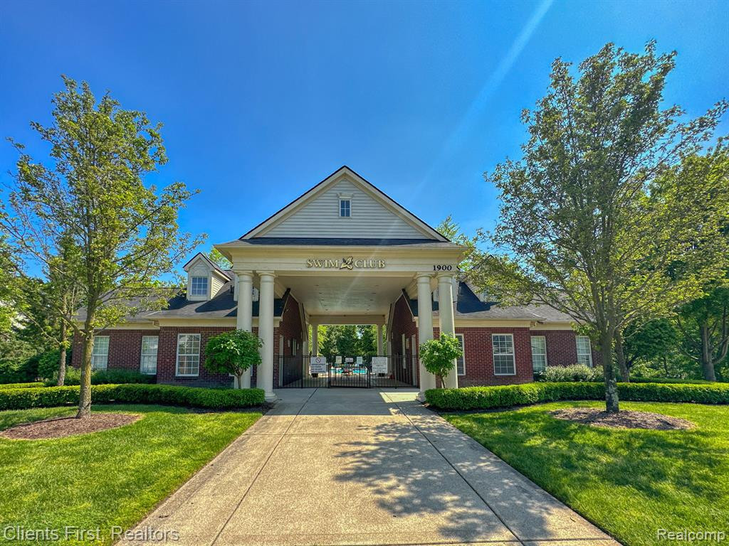 17102 CAITLIN Circle, Walled Lake, MI 48390 — Photo 25
