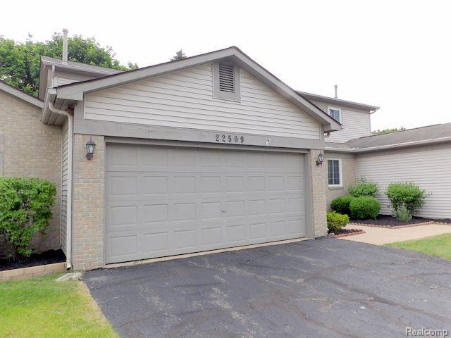 22509 SILVER CREEK Drive, Woodhaven, MI 48183 — Photo 2