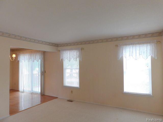 22509 SILVER CREEK Drive, Woodhaven, MI 48183 — Photo 8
