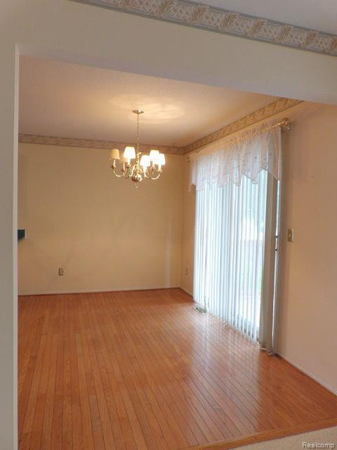 22509 SILVER CREEK Drive, Woodhaven, MI 48183 — Photo 10