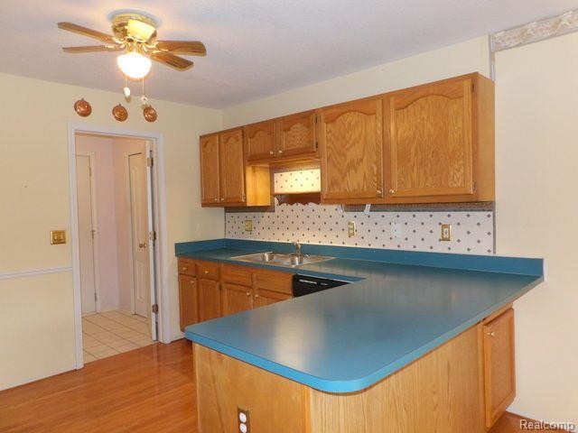 22509 SILVER CREEK Drive, Woodhaven, MI 48183 — Photo 13