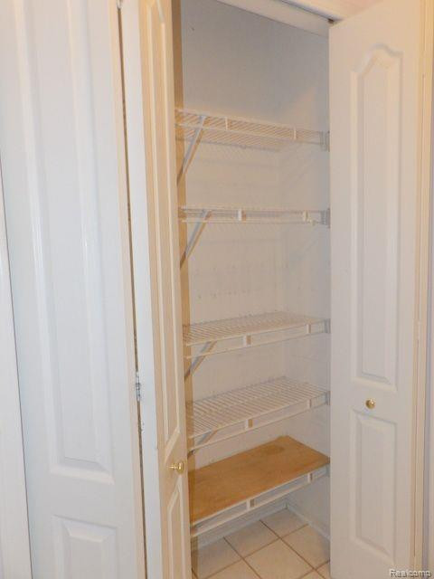 22509 SILVER CREEK Drive, Woodhaven, MI 48183 — Photo 19