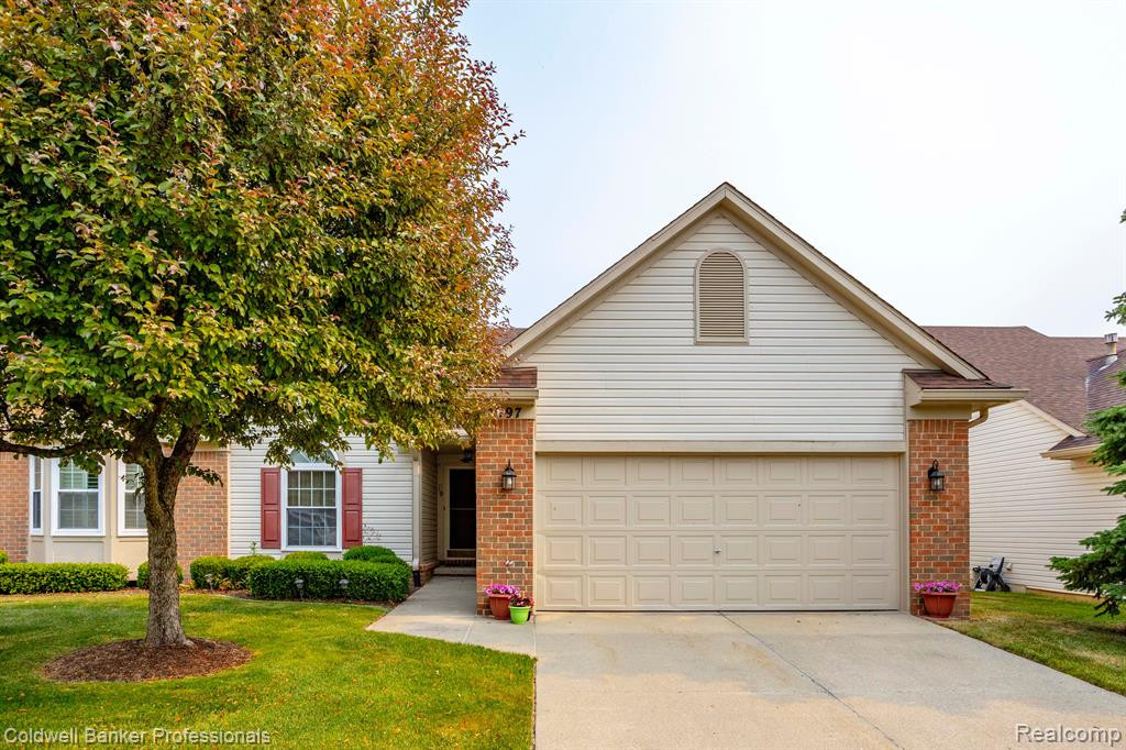 2097 Oakbrook Boulevard, Walled Lake, MI 48390 — Photo 3