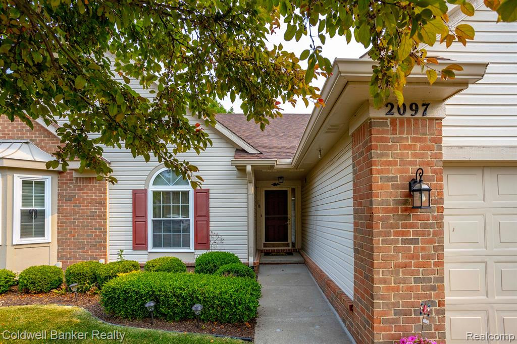 2097 Oakbrook Boulevard, Walled Lake, MI 48390 — Photo 4