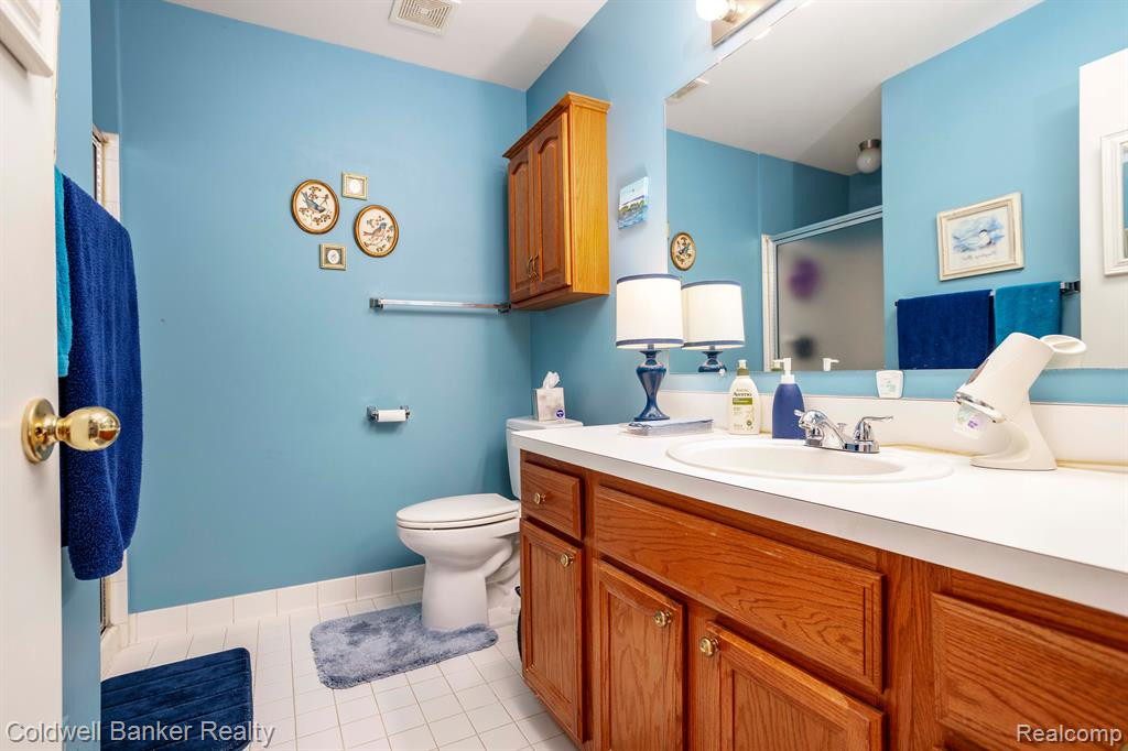 2097 Oakbrook Boulevard, Walled Lake, MI 48390 — Photo 16