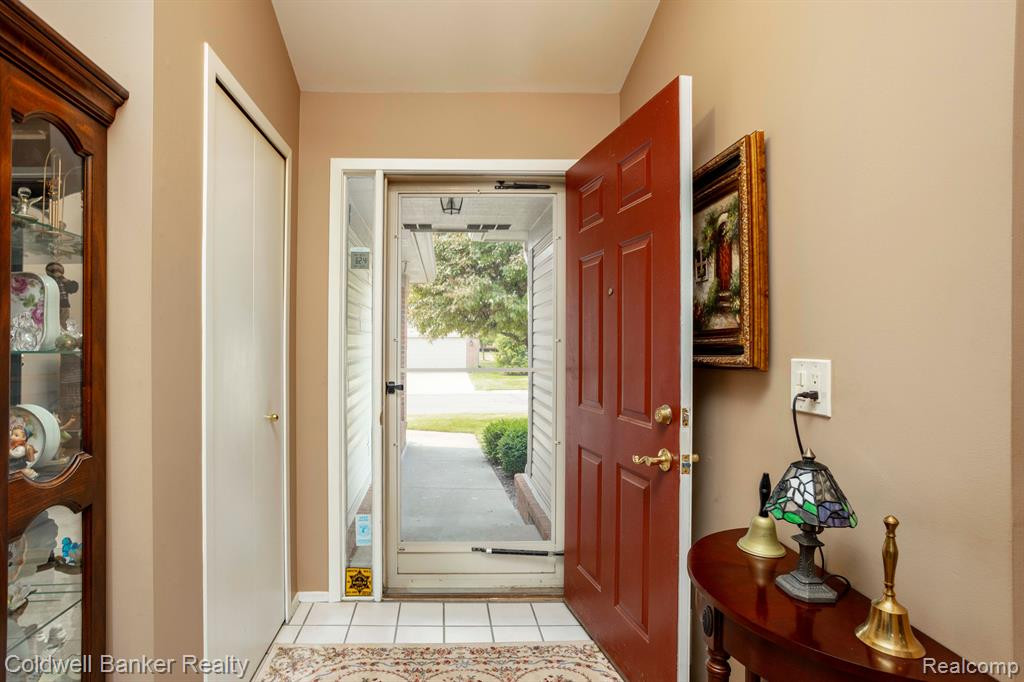 2097 Oakbrook Boulevard, Walled Lake, MI 48390 — Photo 20