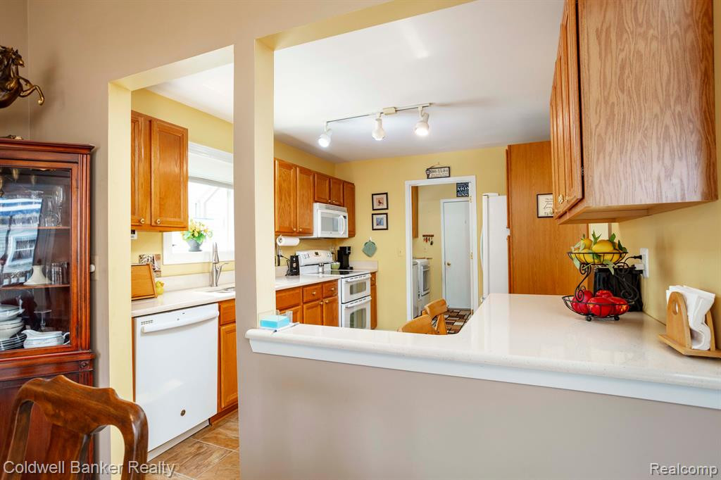 2097 Oakbrook Boulevard, Walled Lake, MI 48390 — Photo 26