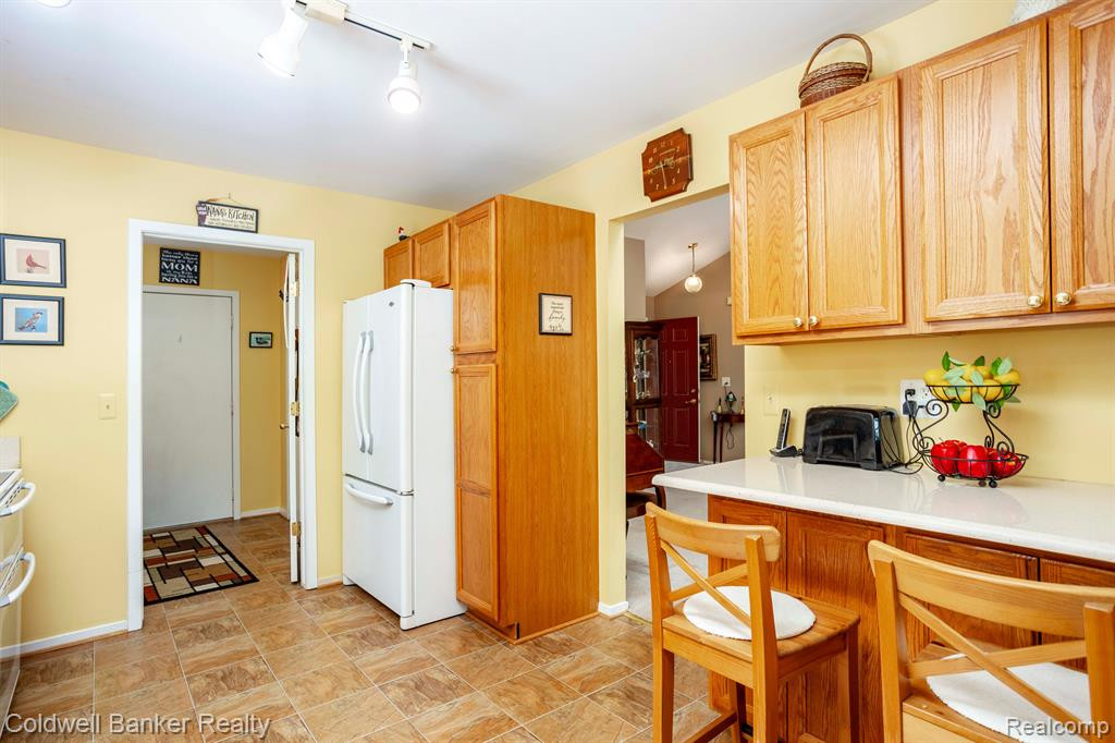 2097 Oakbrook Boulevard, Walled Lake, MI 48390 — Photo 27