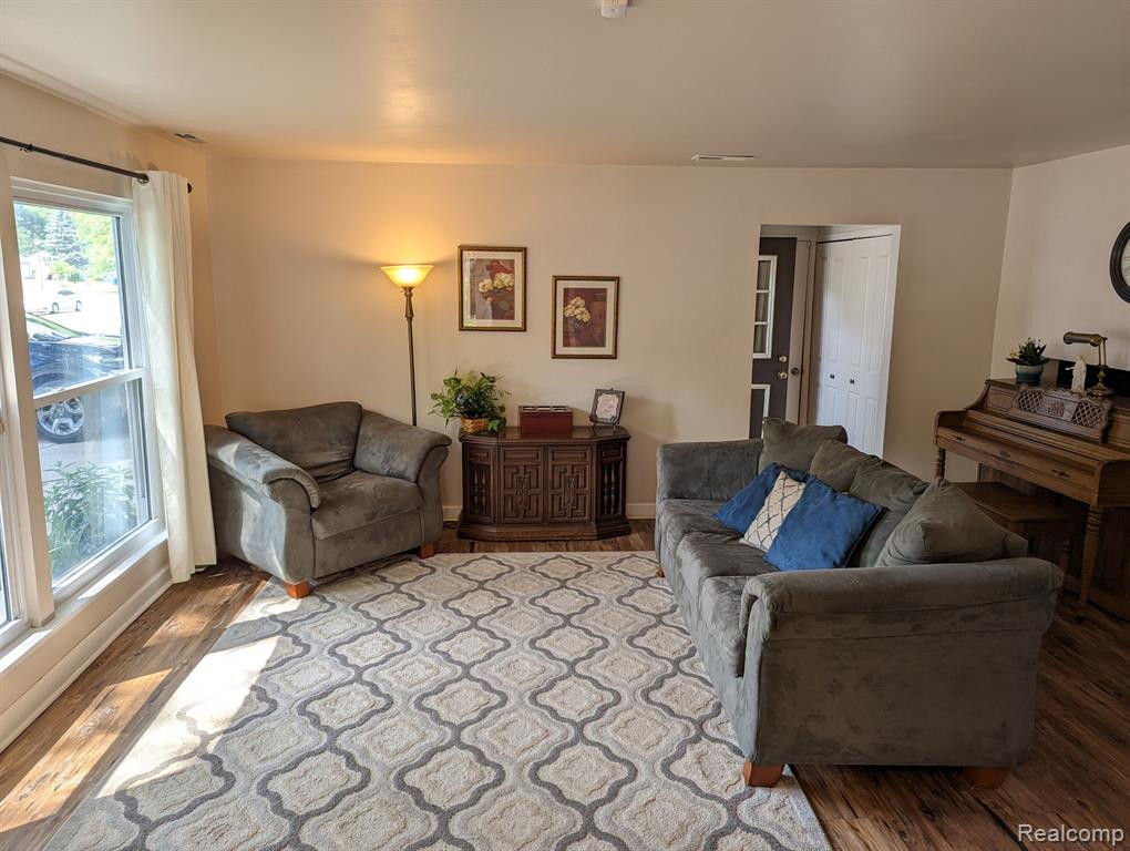 5883 Big Pine Court, Ypsilanti, MI 48197 — Photo 2