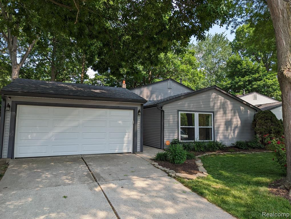 5883 Big Pine Court, Ypsilanti, MI 48197 — Photo 13