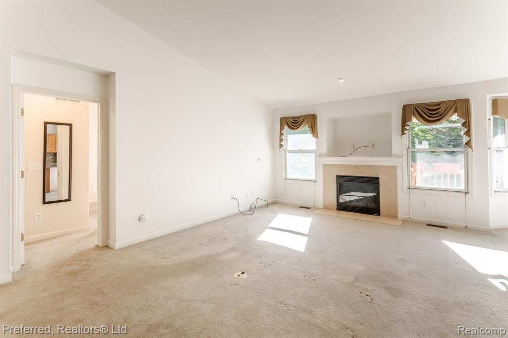 23740 W LAKE Circle, Brownstown, MI 48183 — Photo 9