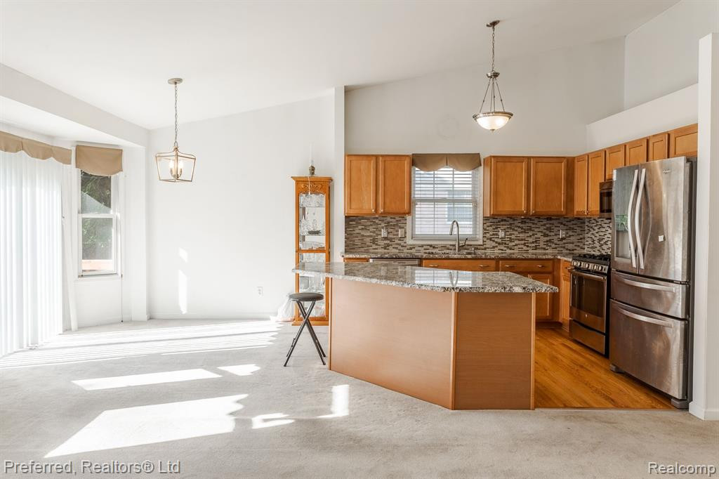 23740 W LAKE Circle, Brownstown, MI 48183 — Photo 11