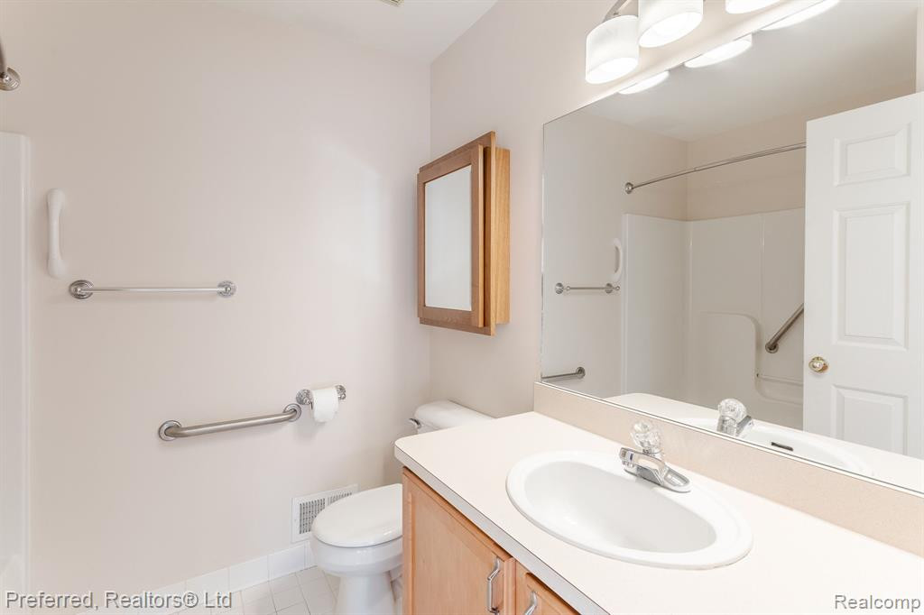 23740 W LAKE Circle, Brownstown, MI 48183 — Photo 21