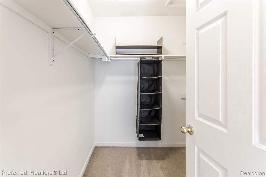 23740 W LAKE Circle, Brownstown, MI 48183 — Photo 22