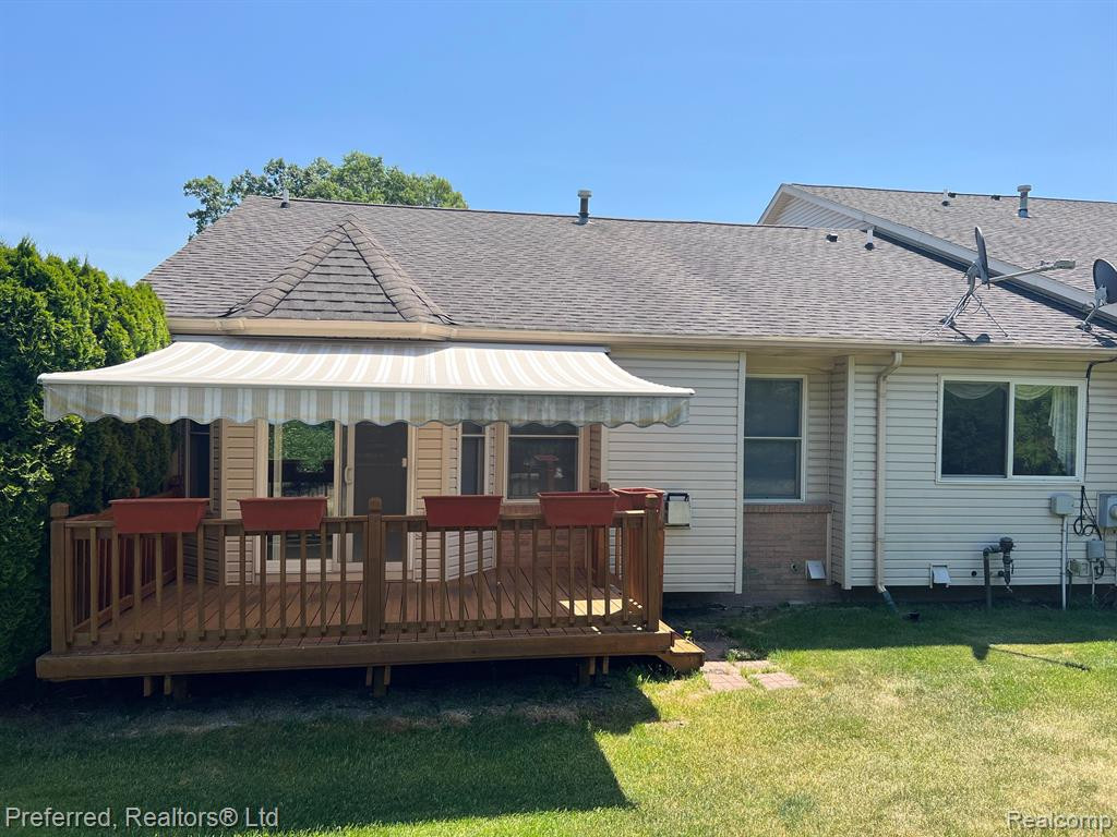 23740 W LAKE Circle, Brownstown, MI 48183 — Photo 31