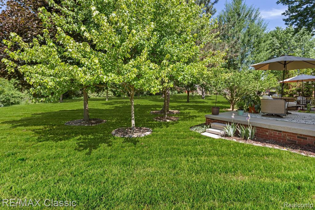 1933 W FRANKLIN Drive, Canton, MI 48187 — Photo 3
