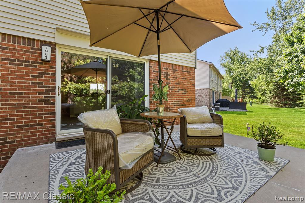 1933 W FRANKLIN Drive, Canton, MI 48187 — Photo 4