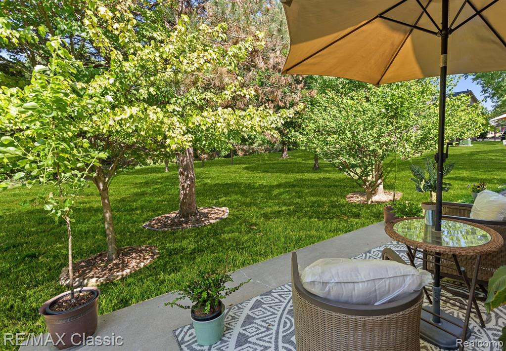 1933 W FRANKLIN Drive, Canton, MI 48187 — Photo 8