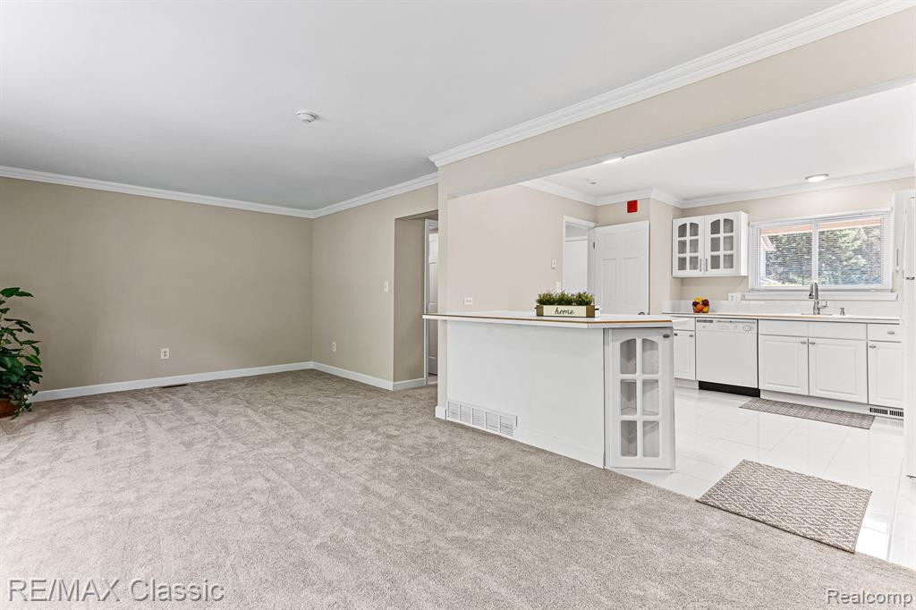 1933 W FRANKLIN Drive, Canton, MI 48187 — Photo 13