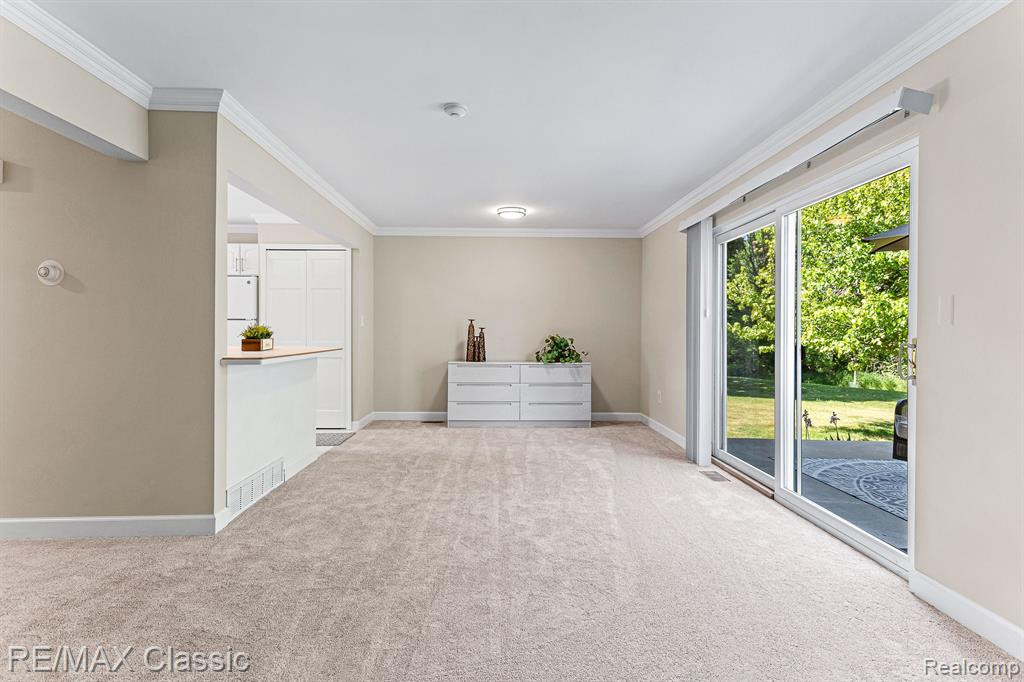 1933 W FRANKLIN Drive, Canton, MI 48187 — Photo 15