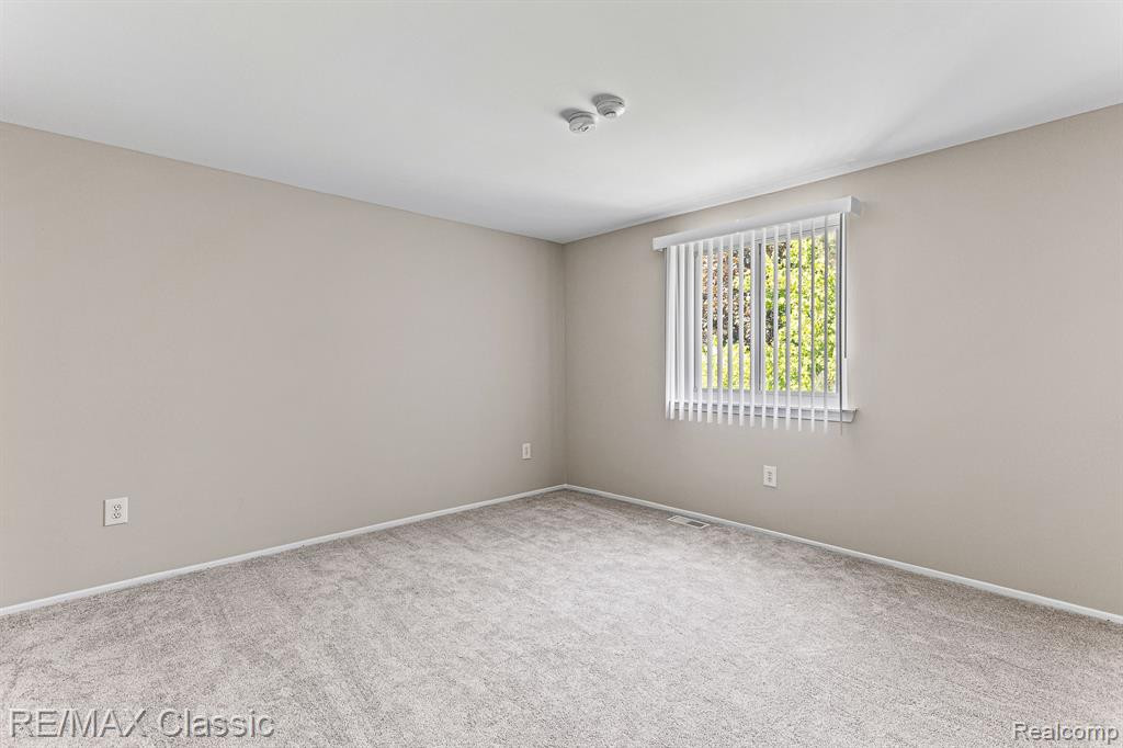 1933 W FRANKLIN Drive, Canton, MI 48187 — Photo 20