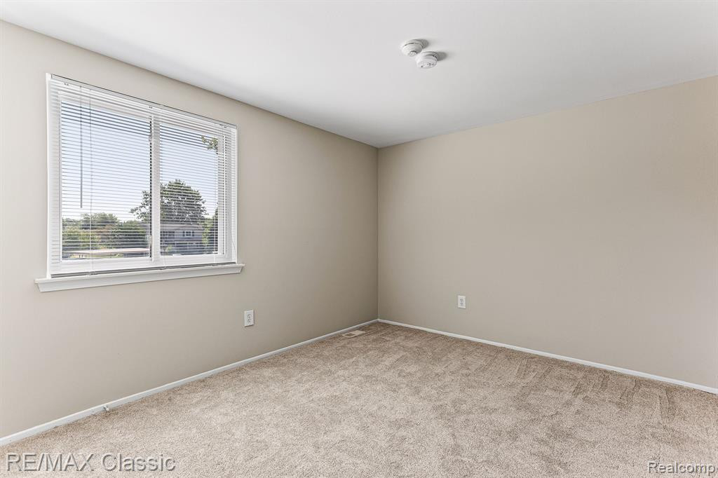 1933 W FRANKLIN Drive, Canton, MI 48187 — Photo 21