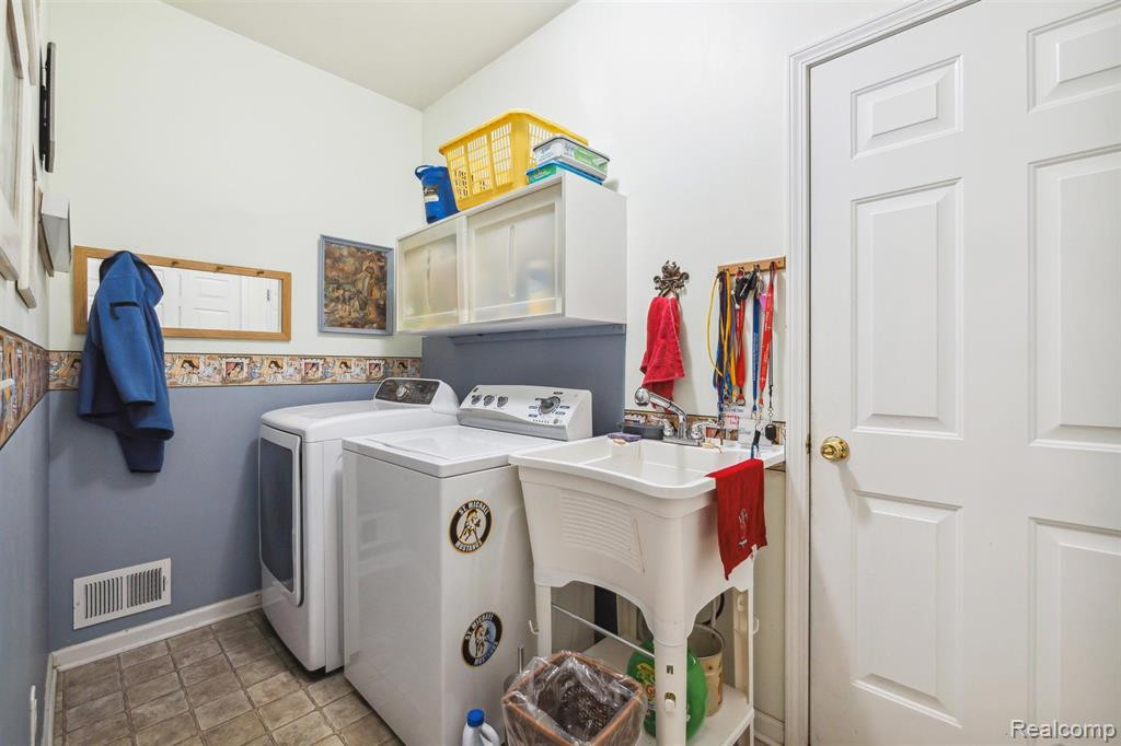 4297 FOREST BRIDGE Drive, Canton, MI 48188 — Photo 19