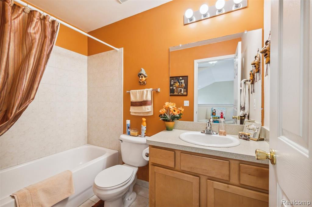 4297 FOREST BRIDGE Drive, Canton, MI 48188 — Photo 22