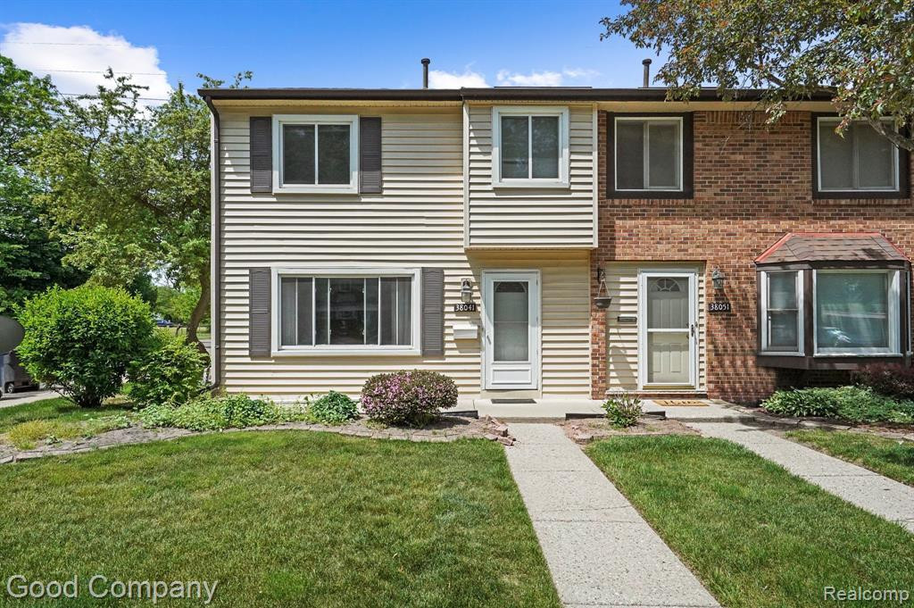 38041 CAROLON Boulevard, Westland, MI — Photo 2