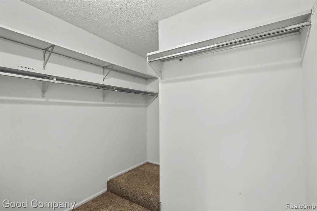 38041 CAROLON Boulevard, Westland, MI — Photo 12