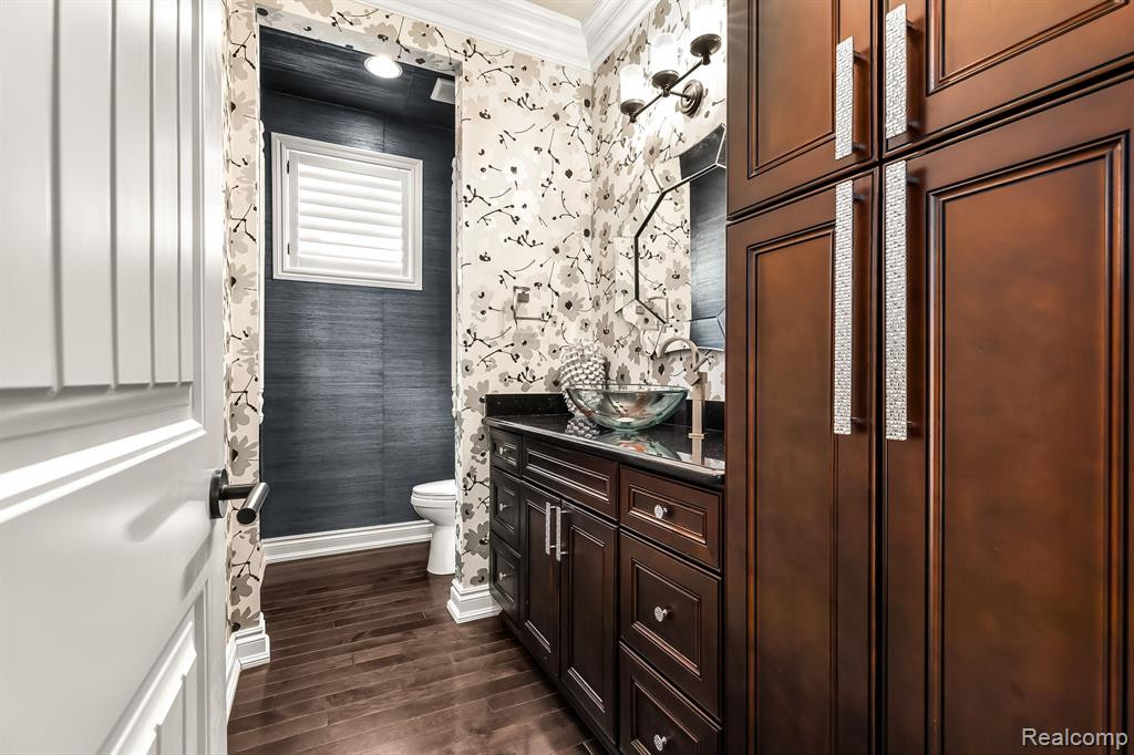10744 WATERFALL Court, South Lyon, MI 48178 — Photo 7